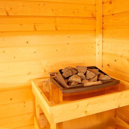 Wellness Mitten In Der Wasserfallstadt Triberg Triberg im Schwarzwald Exterior foto