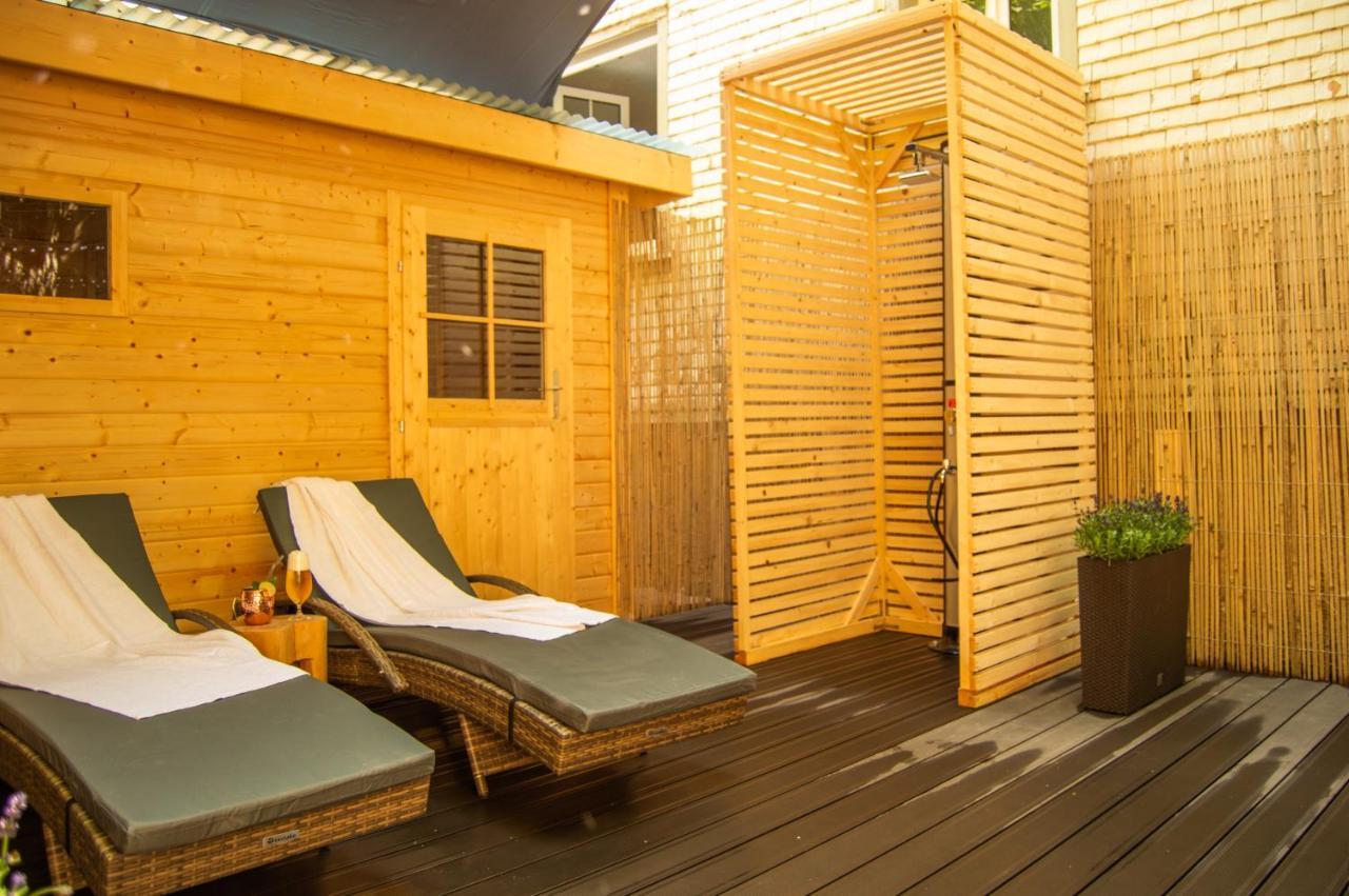 Wellness Mitten In Der Wasserfallstadt Triberg Triberg im Schwarzwald Exterior foto